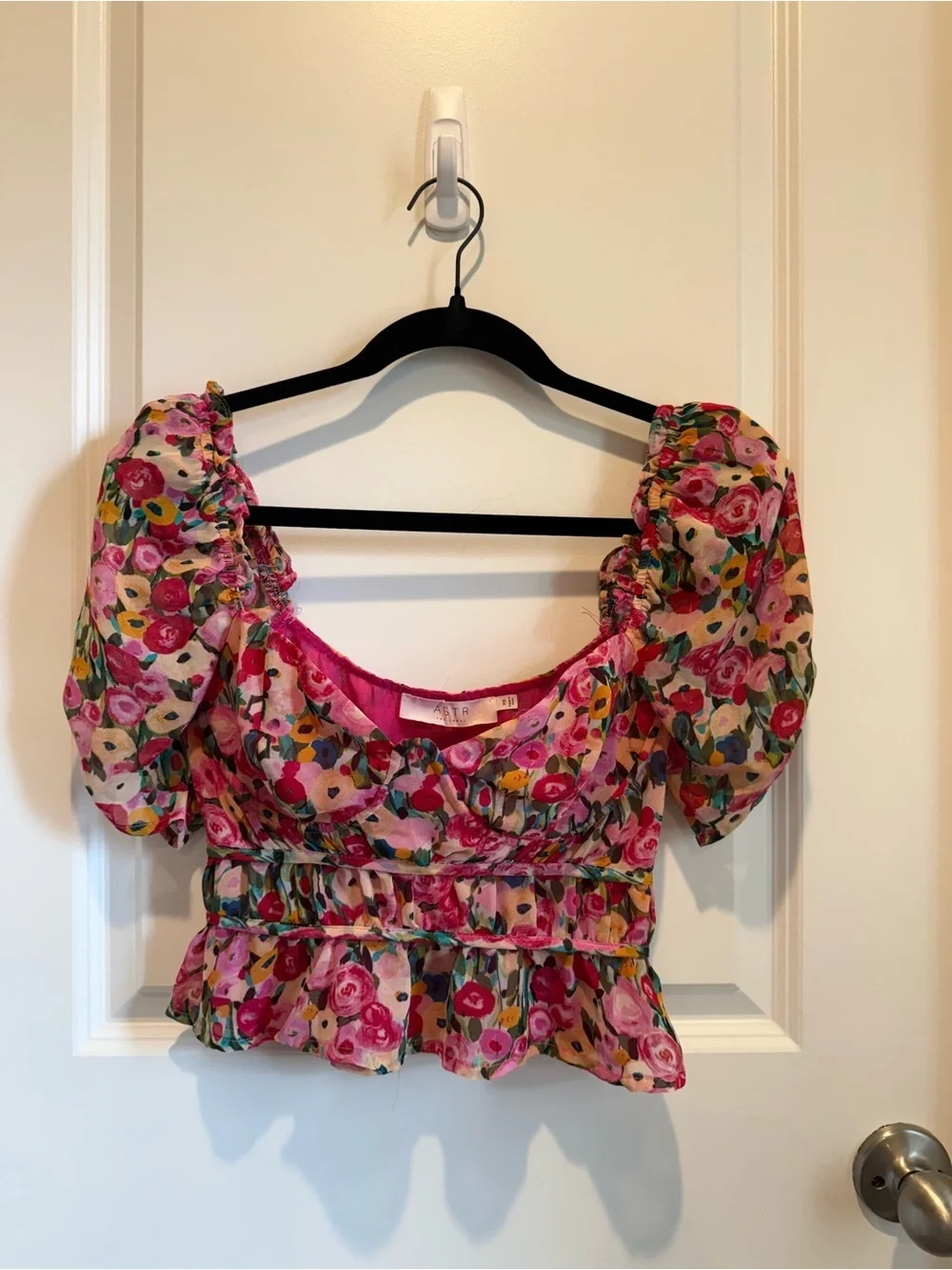 Astr The Label Pink Floral Peplum Sweetheart Puff Sleeve Top Size XS
